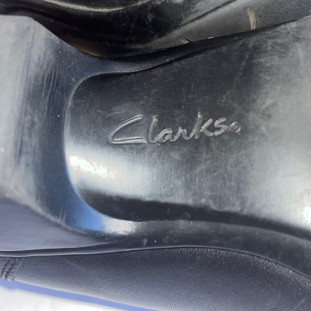 Clarks Black Leather little bootie Loafers Sz 7.5 - Picture 7 of 8